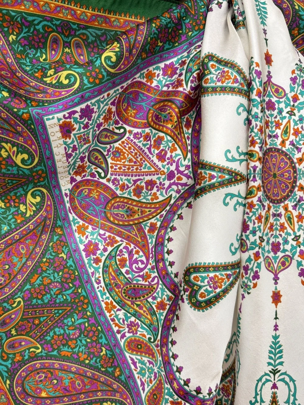 Museum Arts Collection Surimu Silk Paisley Scarf 34x34 Japan Green Floral
